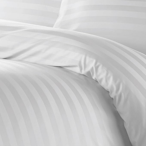 Duvet Cover Set Hotel Quality Stripes Satin Bedding Superking Bed Set with 2 Pillowcases, Hypoallergenic Soft Microfiber Breathable Bed Covers - White