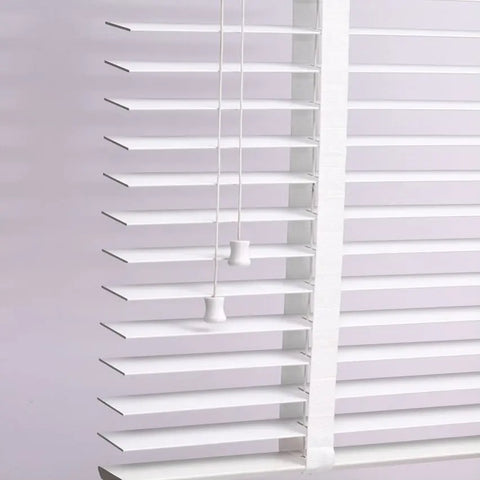 white faux wood venetian blinds	