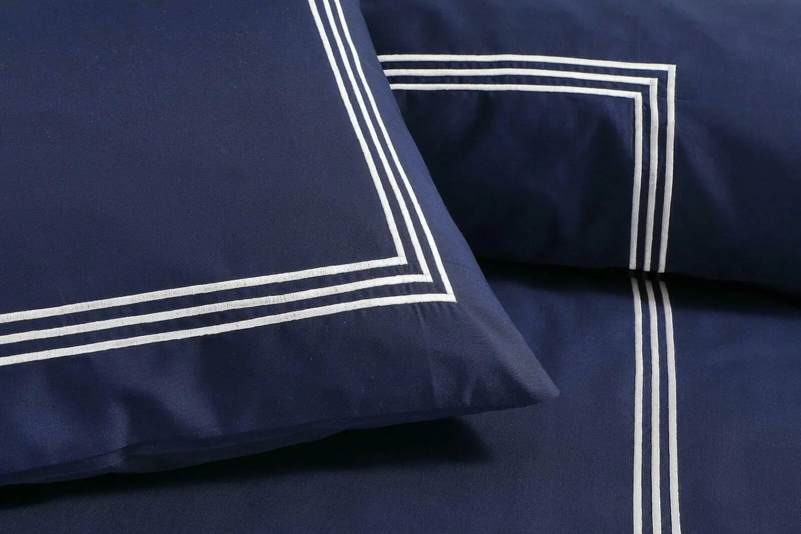 polycotton navy white pillowcase