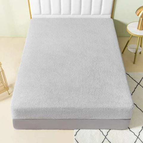 teddy bear fitted sheet	light grey